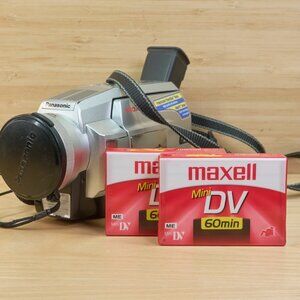 Vintage Panasonic PV-DV520 MiniDV Palmcorder / Made in Japan / Tested & Working